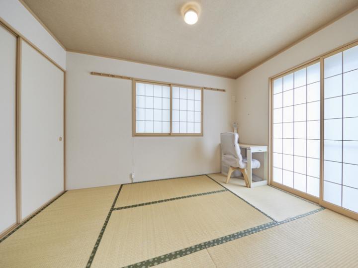 リビングの隣の和室