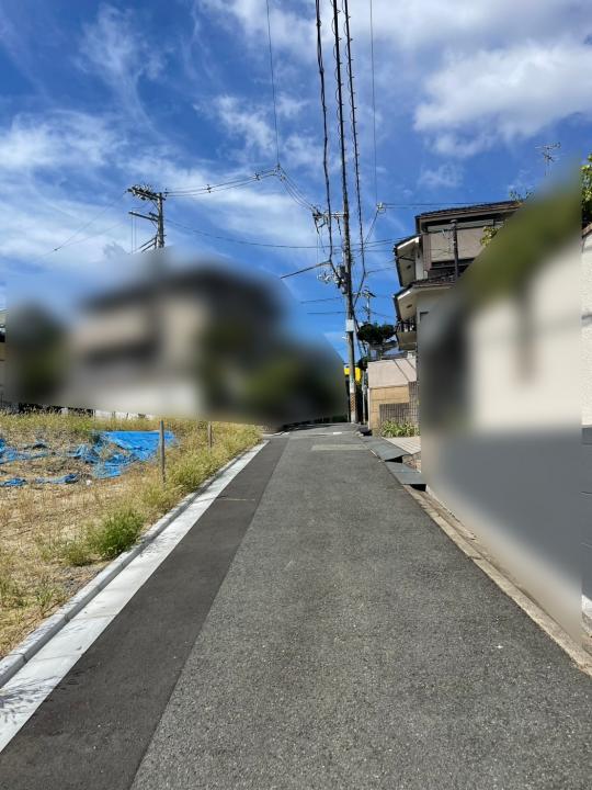 ■南側から見た前面道路