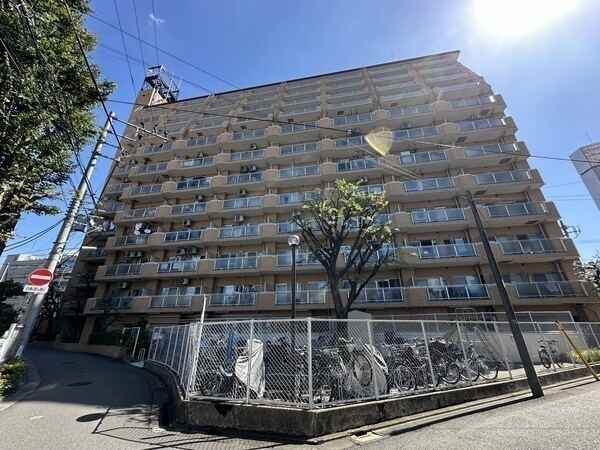 南品川に佇むレジデンス。りんかい線「品川シーサイド」駅も利用可能。お仕事も趣味にも便利な立地です。