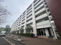 新ゆりグリーンタウンさつき街区1号棟の外観