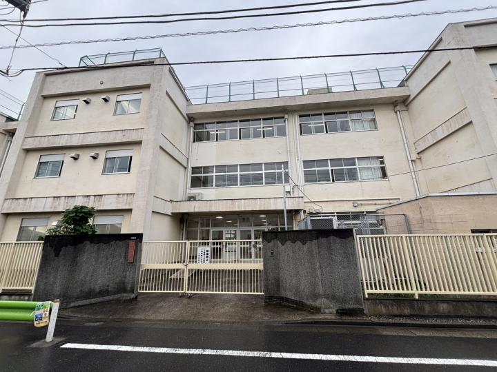 大田区立六郷小学校まで徒歩6分