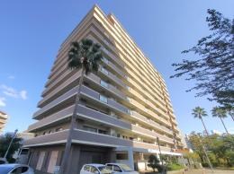 マリナタウンウエーブコースト7番館の外観