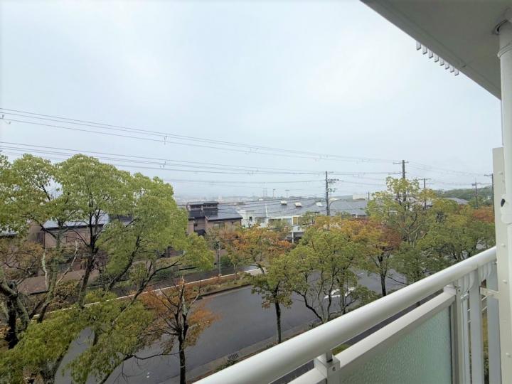 ■南東向きのバルコニーからの眺望写真です。