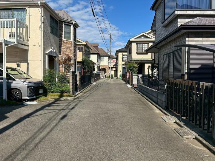 前面道路幅員約4.5mです。