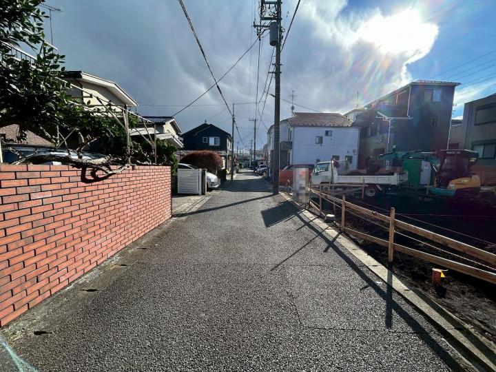 前面道路公道幅員約4mです。