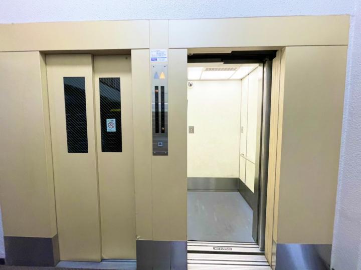 エレベーター2基有(停止階:5,8,11階)