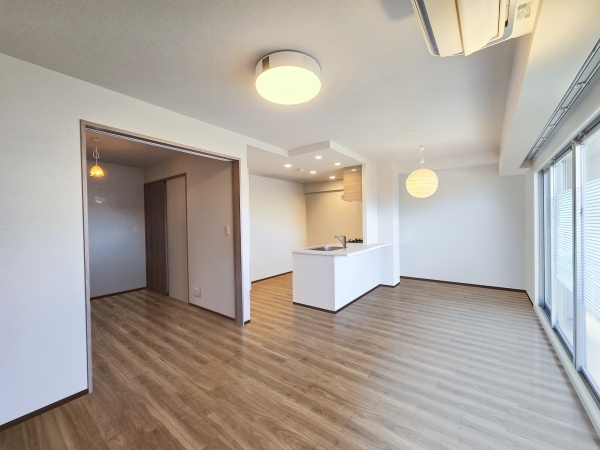 リビングダイニング~洋室2(CGで作成したリフォームイメージです。)