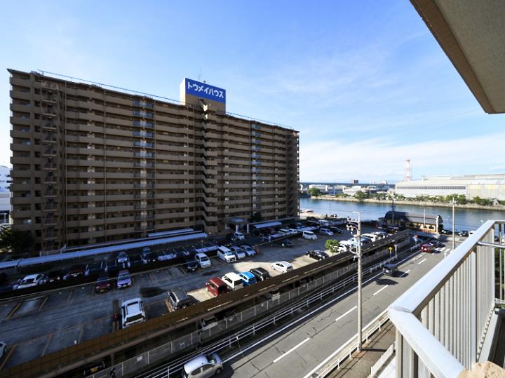 バルコニーからの眺望です。