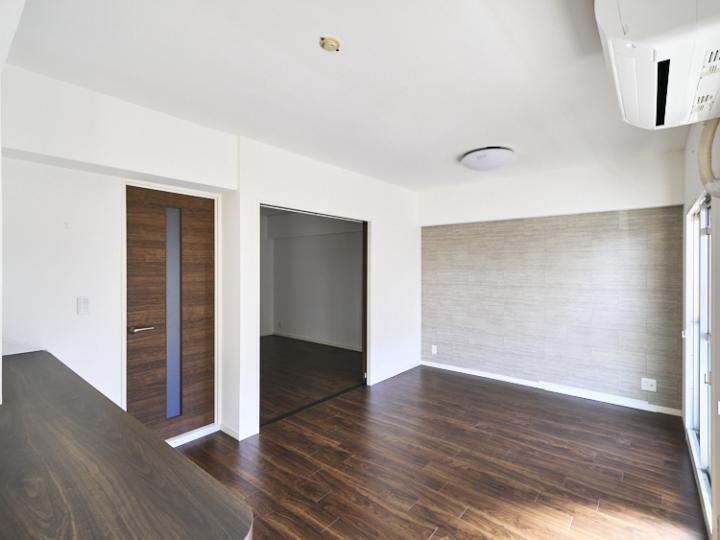 2023年リフォーム時にクッションフロアに貼替されております。