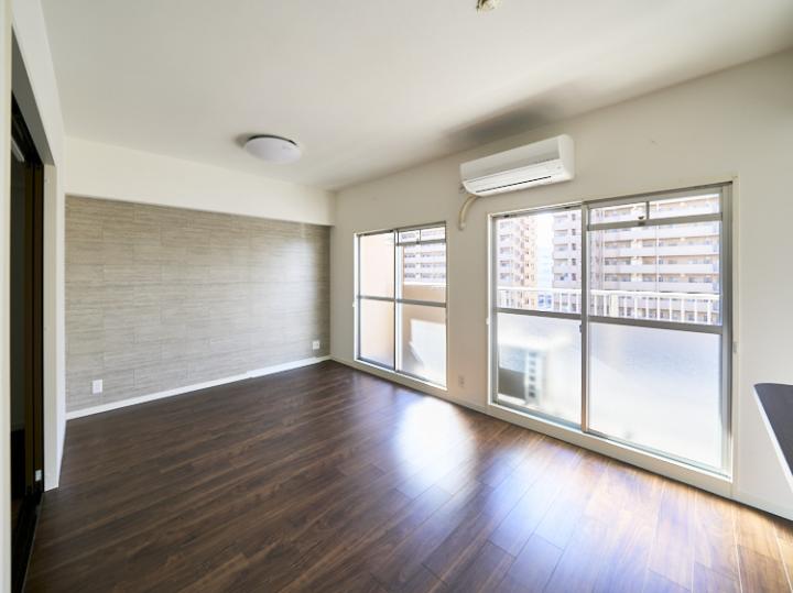 南向きのため、バルコニーから日が入ります。