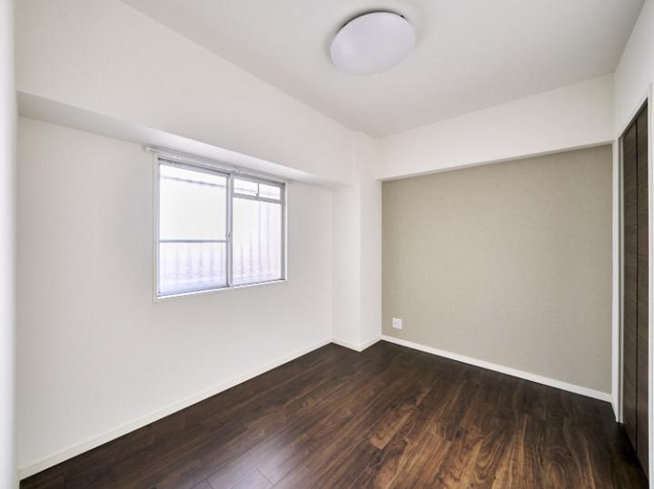 北東側洋室です。