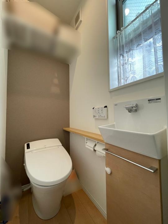 ■2階トイレ部分■窓有り