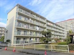 名谷８団地３８号棟の外観