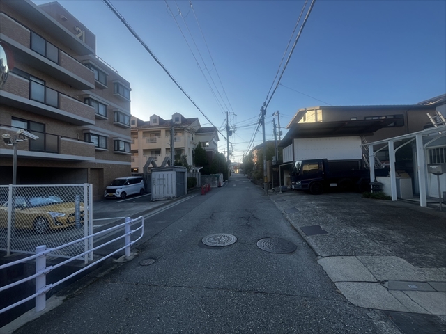 前面道路(撮影日2025年11月)